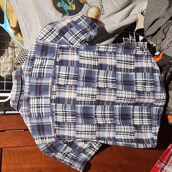 Sze 8 boys short sleeve super cute base plaid button down - Picture 5 of 5